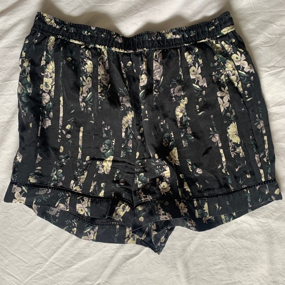 Short - Picture 1 of 9